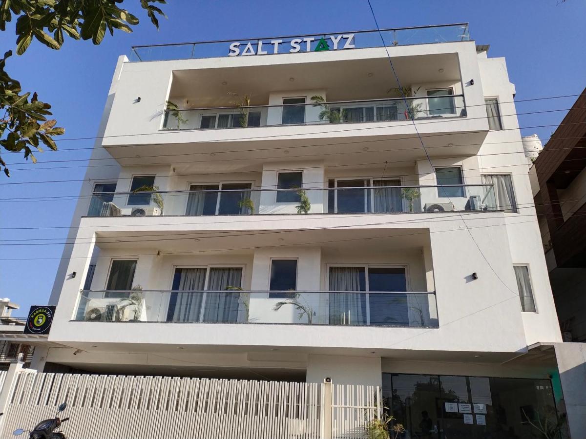 Saltstayz Sector 52 - Ardee City Mall 古尔冈 外观 照片